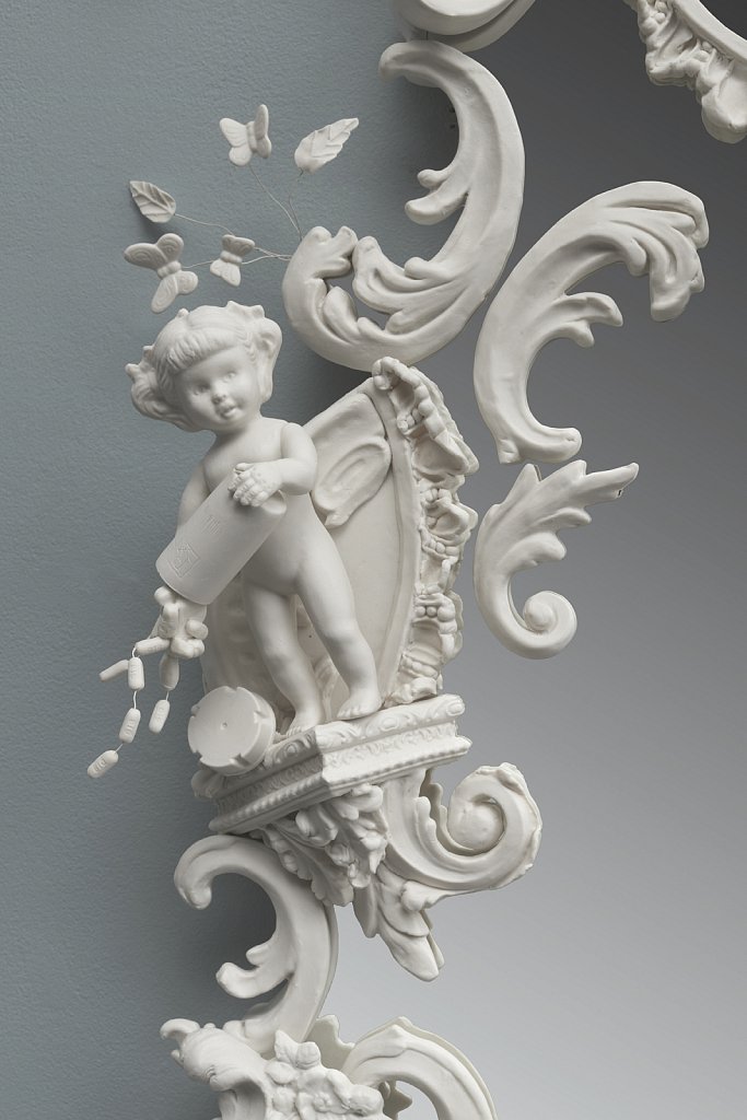 Alice-Mirror-detail-Girl-with-Pills-desaturated.jpg